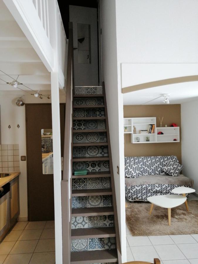Sous Le Soleil De Provence Petite Maison Au Calme Et Tres Bien Equipee De 40M2 Avec Wifi -Jardin Prive-La Piscine Est Commune A La Residence Et Ouverte Du 1Er Mai Au 30 Septembre De 09H A 21H,En Juillet Et Aout Reservation Uniquement Du Samedi Au Sam Forcalqueiret Exterior photo